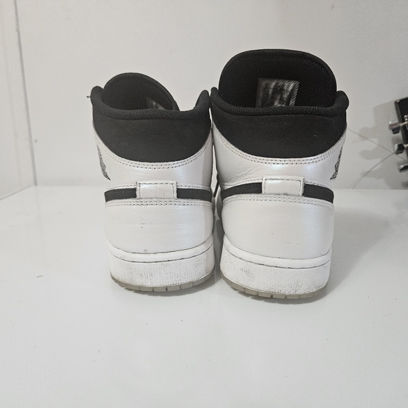Black and White Jordan 1 Mid Diamonds! - Picture 4 of 5